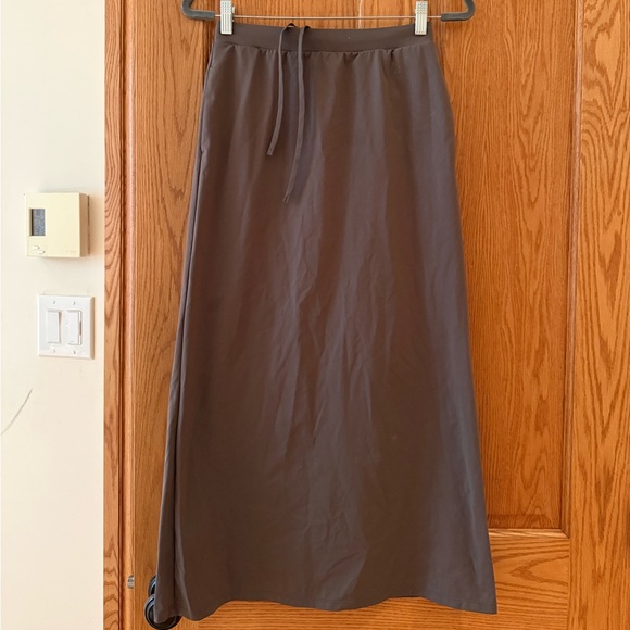 Uniqlo Dresses & Skirts - Classic Brown Maxi Skirt with Drawstring Waist